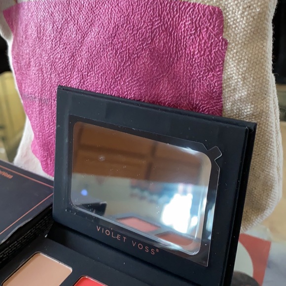 Violet Voss 6 color eye shadow - Picture 3 of 10